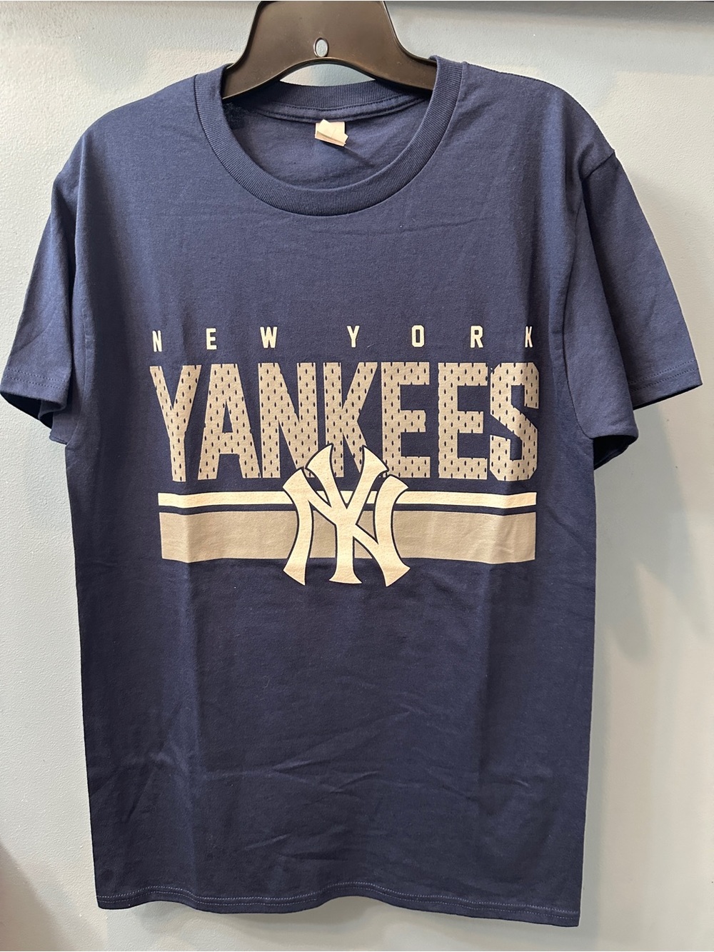 New York Yankees t-shirt Small California Tour 2025 Dodgers Angels New RARE